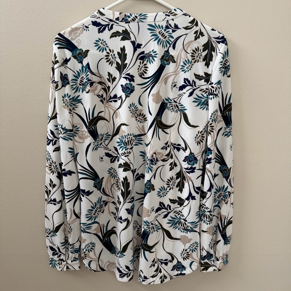 Ann Taylor Blue and White Floral Long Sleeve Blouse, Sz M - Picture 8 of 11